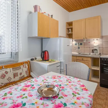 Apartamento Beautiful In With Wifi Poreč